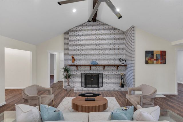 224 Plainview Drive, Hurst, TX 76054