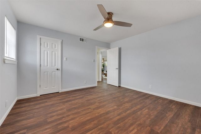 224 Plainview Drive, Hurst, TX 76054