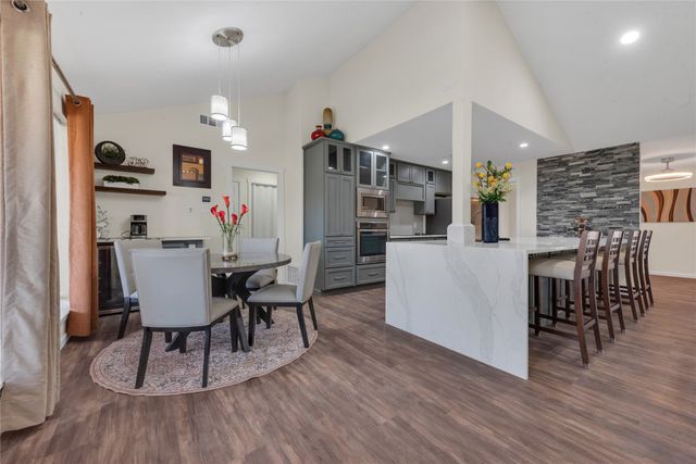 224 Plainview Drive, Hurst, TX 76054