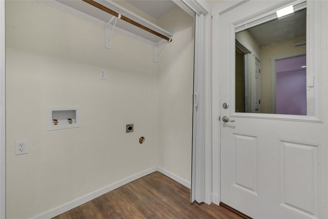 224 Plainview Drive, Hurst, TX 76054