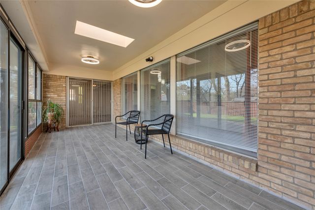 224 Plainview Drive, Hurst, TX 76054