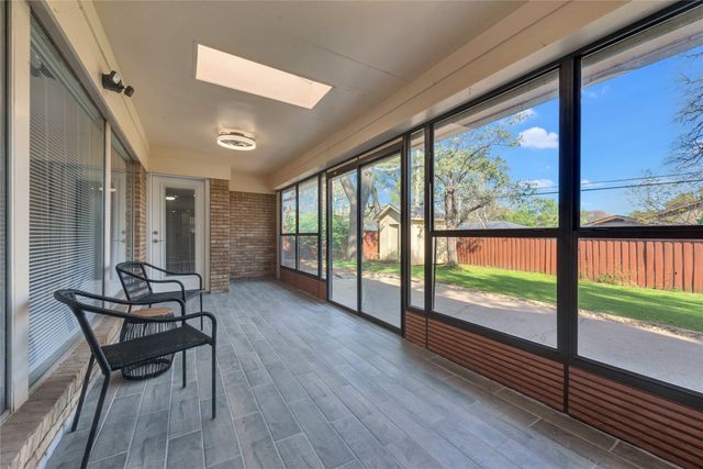 224 Plainview Drive, Hurst, TX 76054