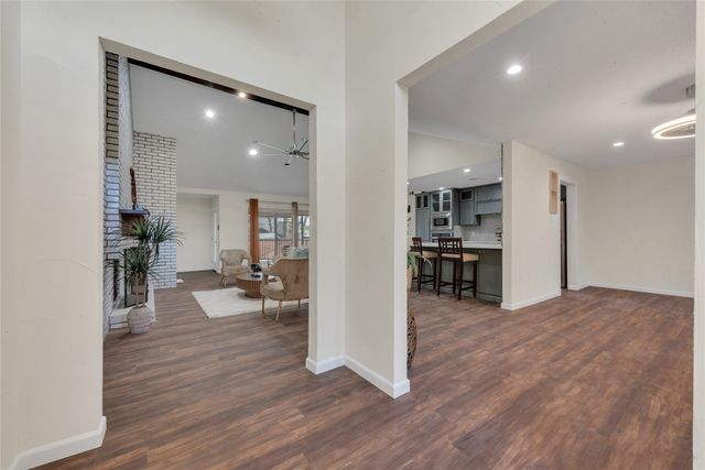 224 Plainview Drive, Hurst, TX 76054