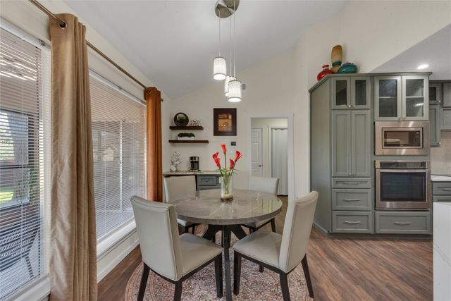 224 Plainview Drive, Hurst, TX 76054