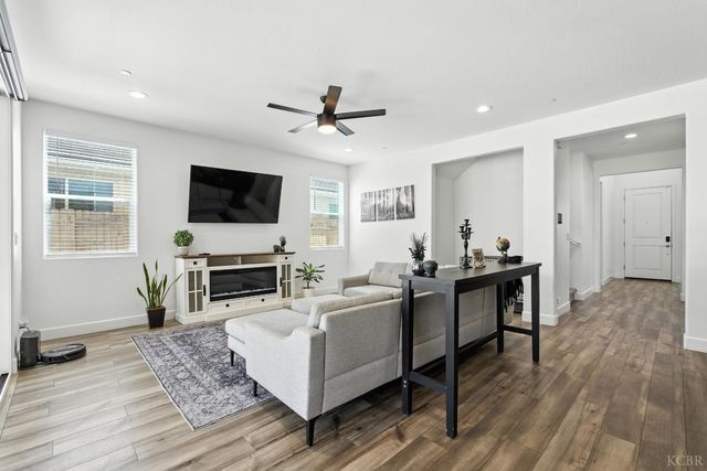 2604 Chianti Way, Hanford, CA 93230
