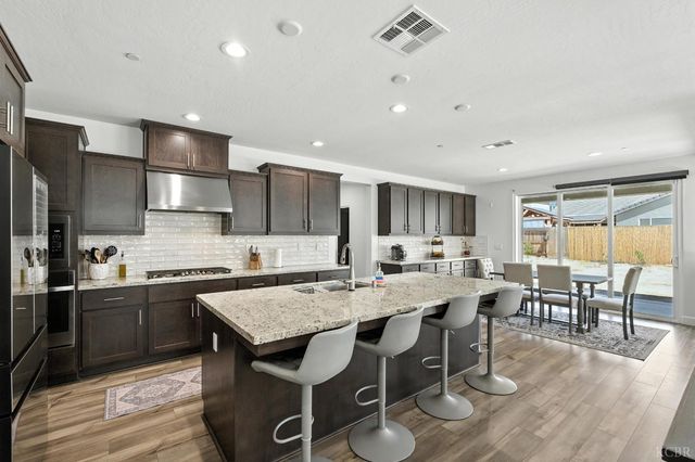 2604 Chianti Way, Hanford, CA 93230