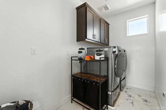 2604 Chianti Way, Hanford, CA 93230
