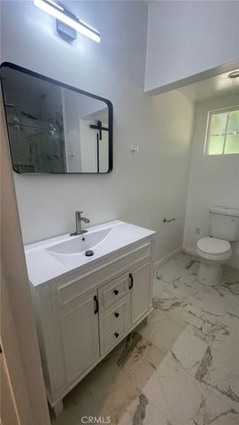 16023 Wyandotte Street, Lake Balboa, CA 91406