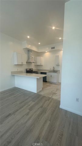 16023 Wyandotte Street, Lake Balboa, CA 91406