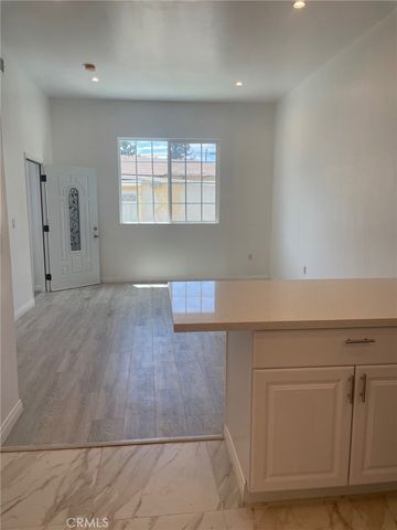 16023 Wyandotte Street, Lake Balboa, CA 91406