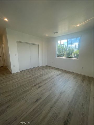 16023 Wyandotte Street, Lake Balboa, CA 91406