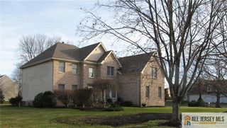 2 Colonial Court, Plainsboro, NJ 08536