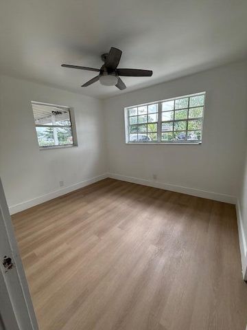 4877 Caribbean Boulevard S, West Palm Beach, FL 33407