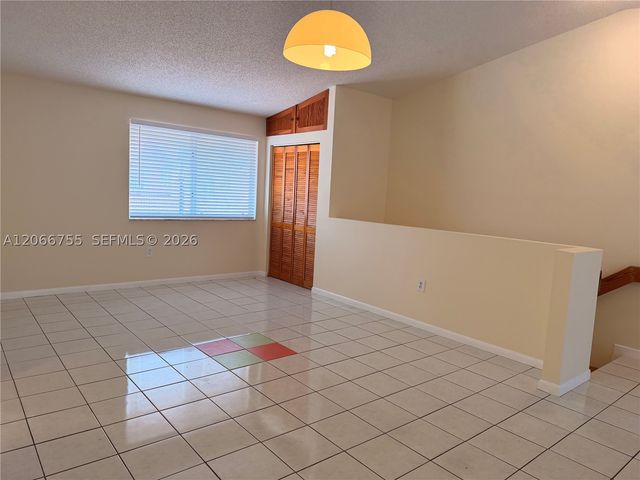 8019 Lake Dr 202, Doral, FL 33166