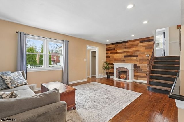 57 Sherwood Rd, Springfield Twp., NJ 07081