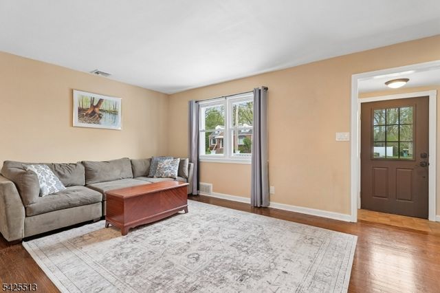 57 Sherwood Rd, Springfield Twp., NJ 07081