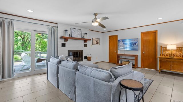 546 PARKVIEW BLVD, New Braunfels, TX 78130