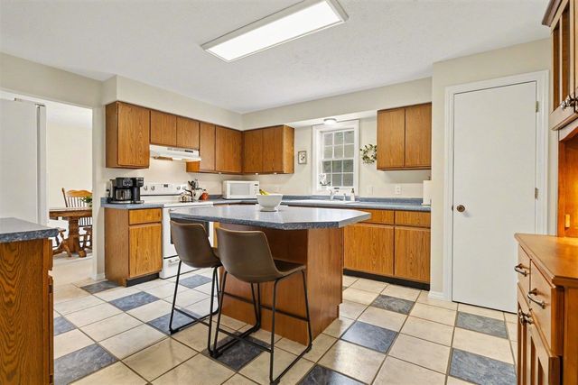 2956 W John Beers Road, Stevensville, MI 49127