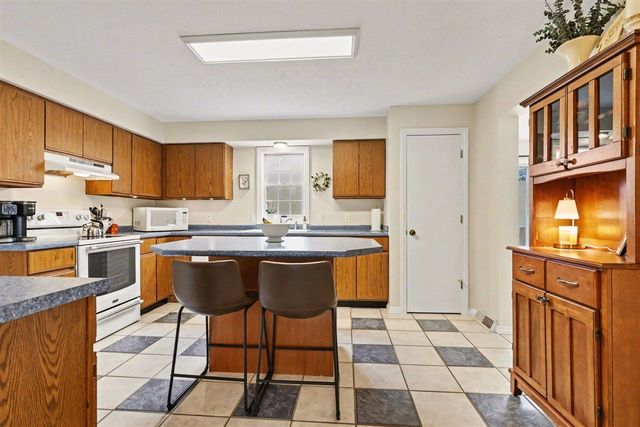 2956 W John Beers Road, Stevensville, MI 49127