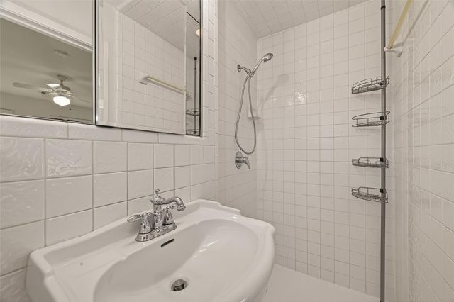 1835 Seaspray Court, Houston, TX 77008