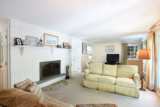 9 Faunce Mountain Rd, Sandwich, MA 02563