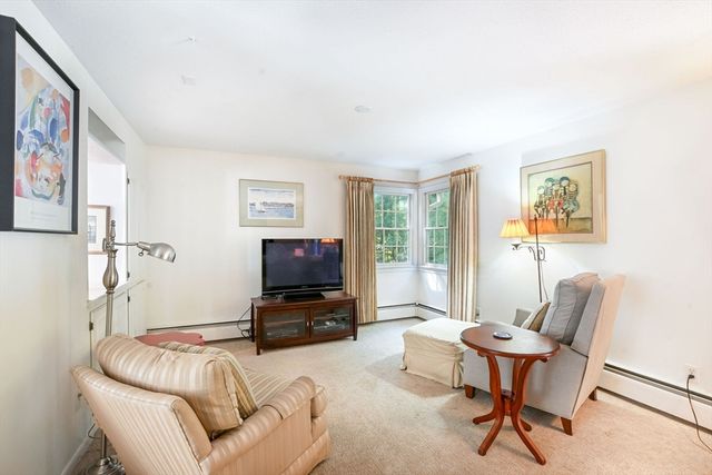 9 Faunce Mountain Rd, Sandwich, MA 02563