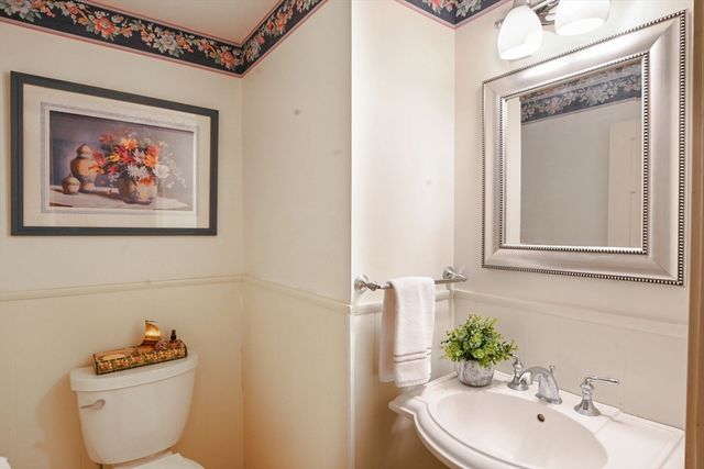 9 Faunce Mountain Rd, Sandwich, MA 02563