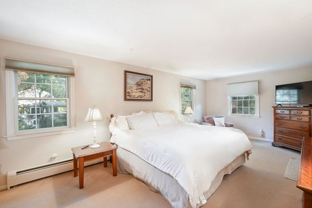 9 Faunce Mountain Rd, Sandwich, MA 02563
