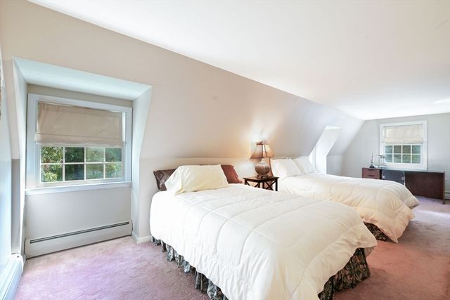 9 Faunce Mountain Rd, Sandwich, MA 02563
