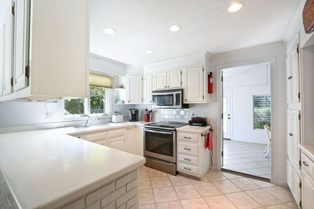9 Faunce Mountain Rd, Sandwich, MA 02563