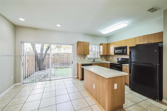 1655 SE 30th St, Homestead, FL 33035