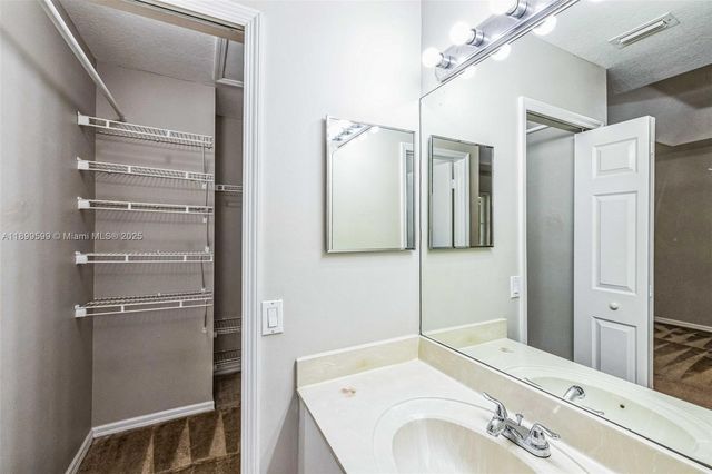 1655 SE 30th St, Homestead, FL 33035