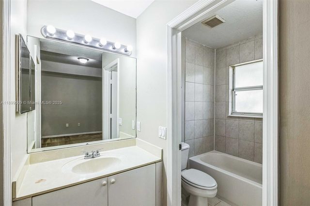 1655 SE 30th St, Homestead, FL 33035