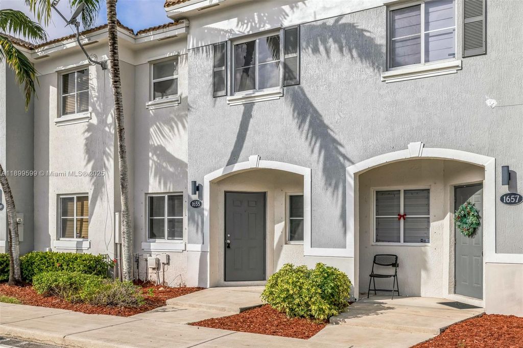 1655 SE 30th St, Homestead, FL 33035