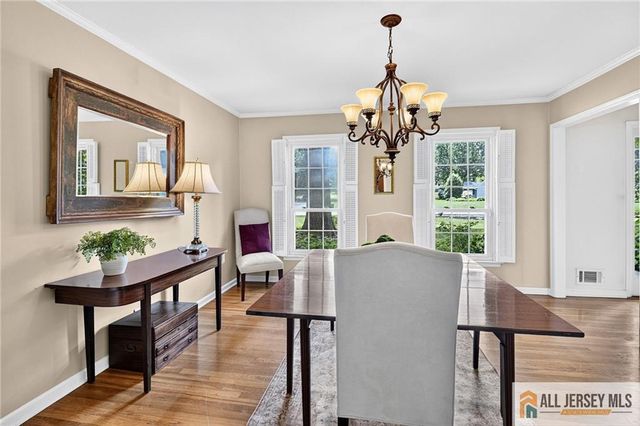 9 Wynnewood Drive, Cranbury, NJ 08512