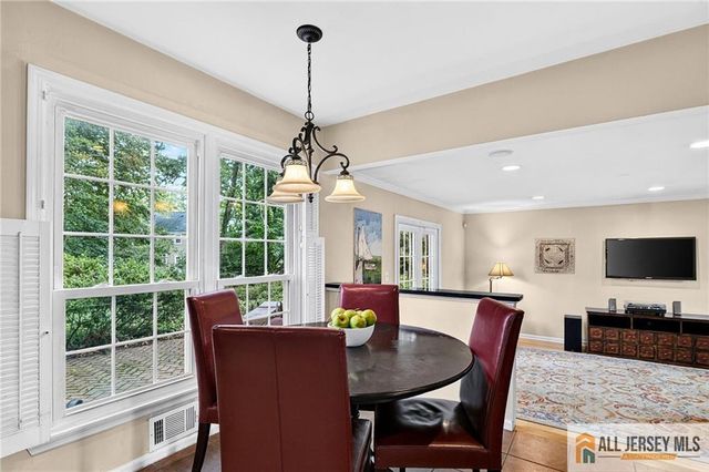 9 Wynnewood Drive, Cranbury, NJ 08512