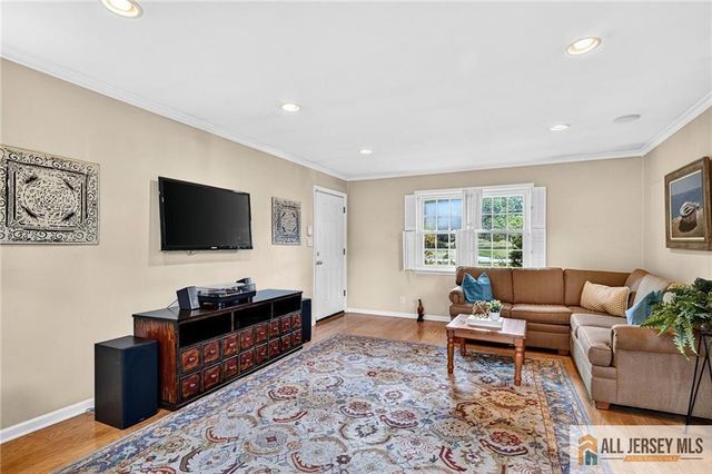 9 Wynnewood Drive, Cranbury, NJ 08512