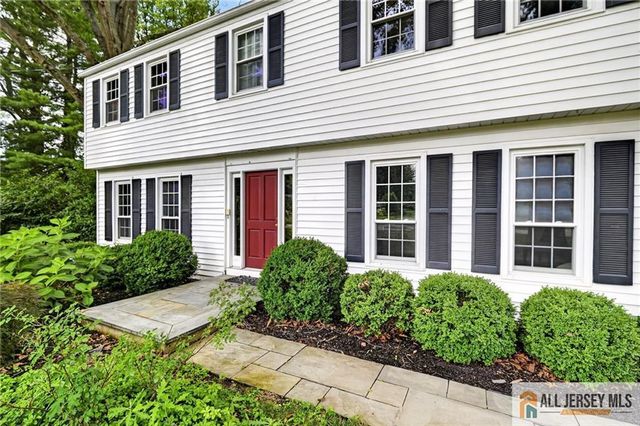 9 Wynnewood Drive, Cranbury, NJ 08512