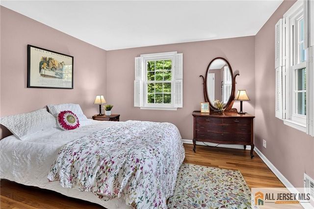 9 Wynnewood Drive, Cranbury, NJ 08512