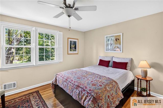 9 Wynnewood Drive, Cranbury, NJ 08512