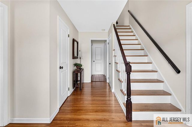 9 Wynnewood Drive, Cranbury, NJ 08512