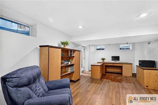 9 Wynnewood Drive, Cranbury, NJ 08512