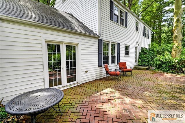 9 Wynnewood Drive, Cranbury, NJ 08512