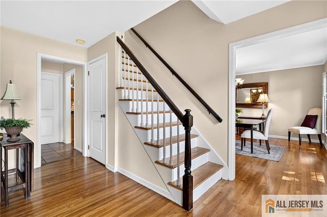9 Wynnewood Drive, Cranbury, NJ 08512