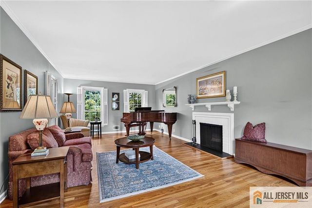9 Wynnewood Drive, Cranbury, NJ 08512