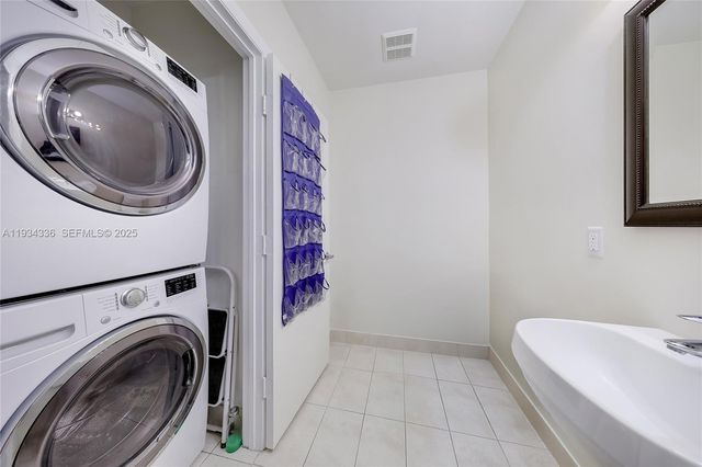 1900 N Bayshore Dr 711, Miami, FL 33132