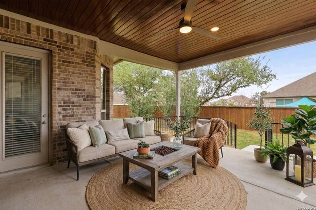 416 Pyrmont, New Braunfels, TX 78132