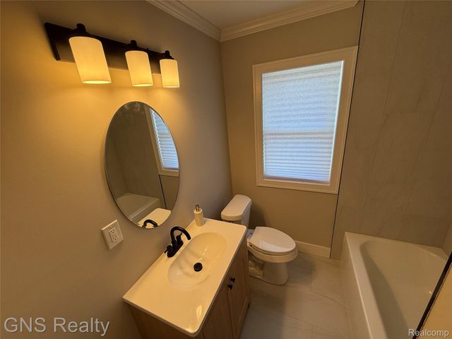 1143 E Harwood Avenue, Madison Heights, MI 48071