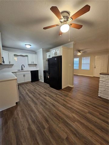 4818 E 45TH Street, Kansas City, MO 64130