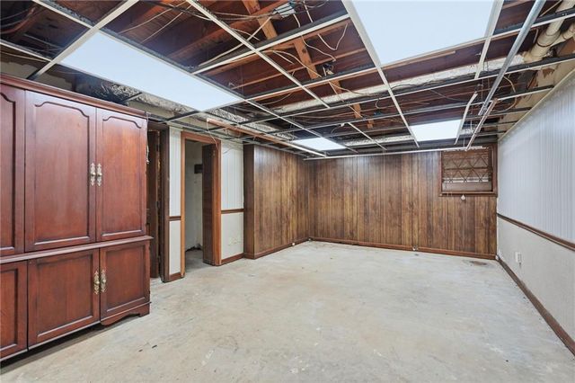 1091 Cole Drive SW, Lilburn, GA 30047